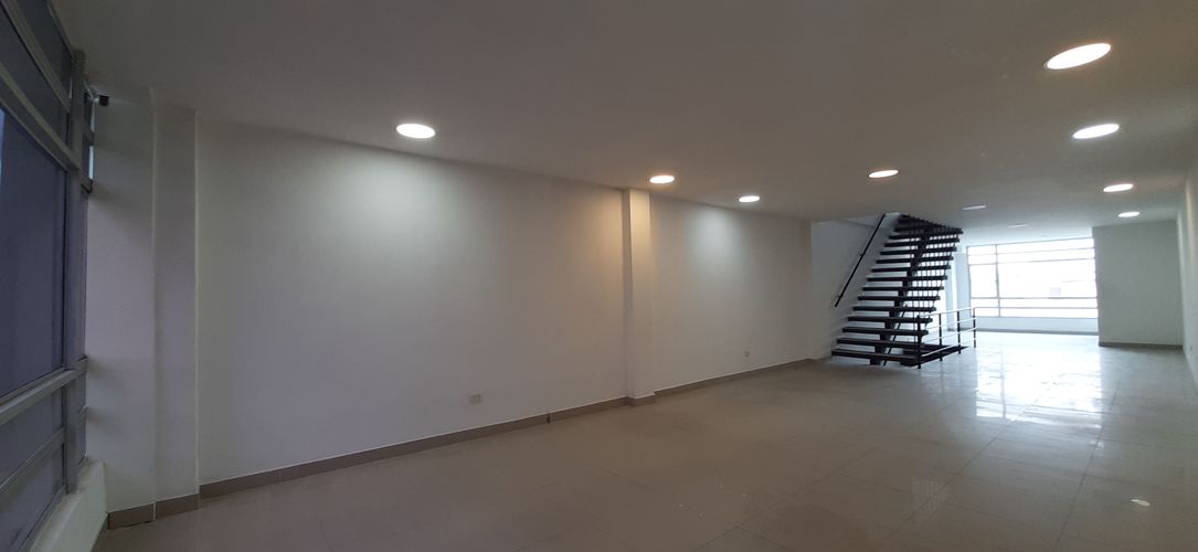 Oficina en Arriendo en Engativá, Bogotá - Miniatura 2