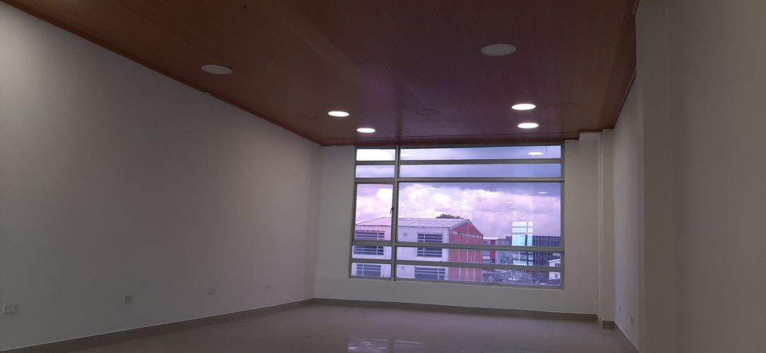 Oficina en Arriendo en Engativá, Bogotá - Miniatura 3