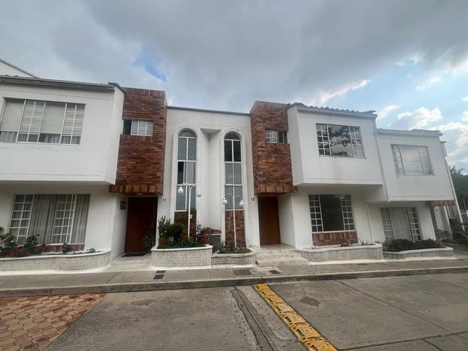 Casa en Arriendo en Urbanizacion portales del campestre, Floridablanca - Imagen 1