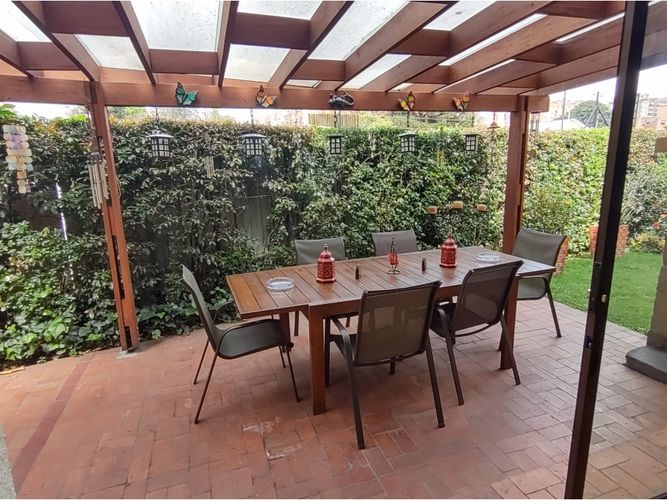 Casa en Venta en Usaquen, Bogotá - Miniatura 2