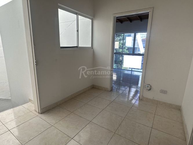 Oficina en Arriendo en Laureles, Medellín - Miniatura 8