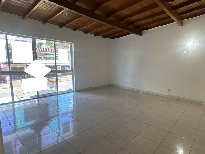 Oficina en Arriendo en Laureles, Medellín - Miniatura 11