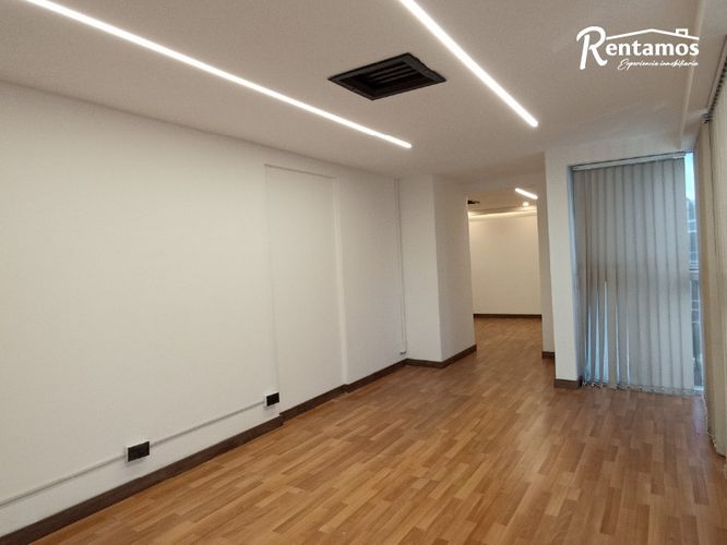 Oficina en arriendo en El Poblado, Medellín - Miniatura 9