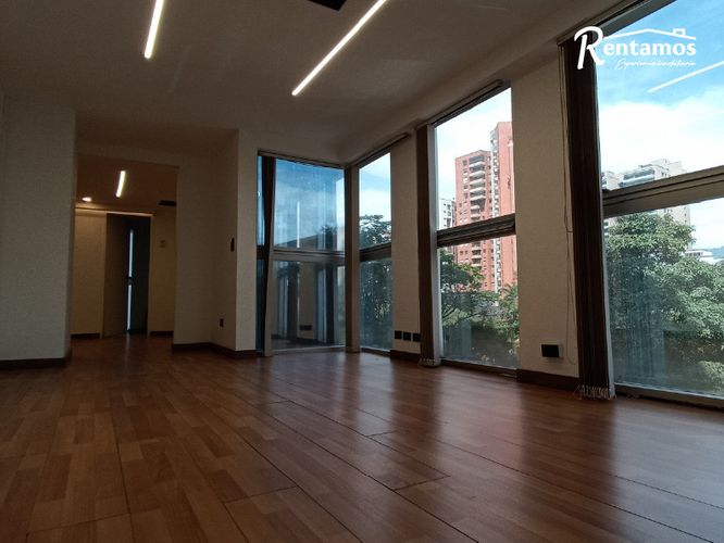 Oficina en arriendo en El Poblado, Medellín - Miniatura 10