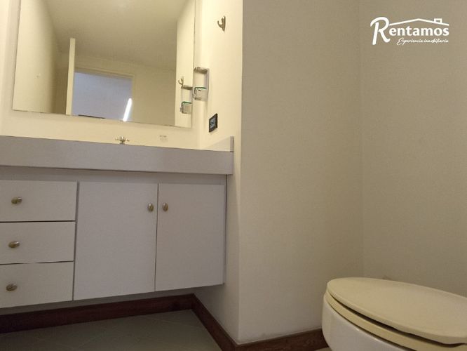 Oficina en arriendo en El Poblado, Medellín - Miniatura 11