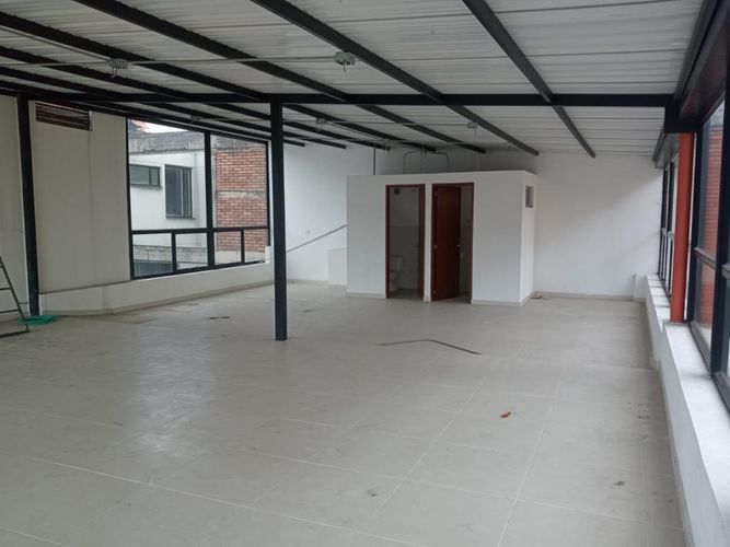 Edificio en Arriendo en Lago gaitan, Bogotá - Miniatura 3