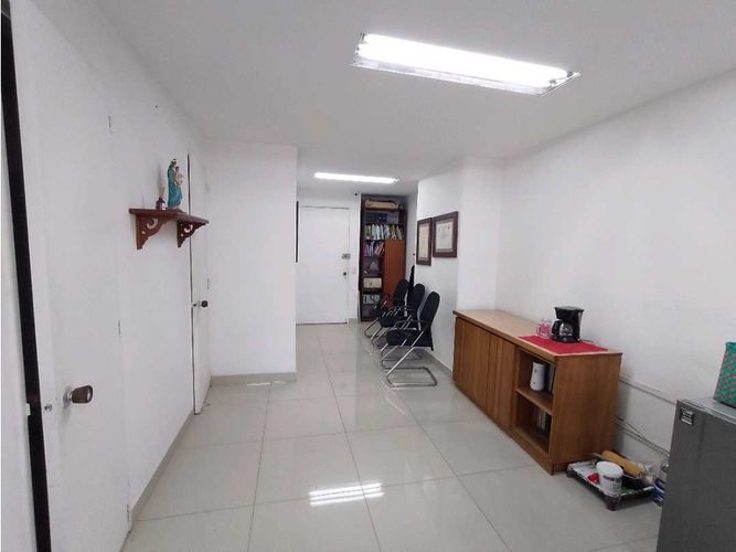 Oficina en Arriendo en Centro, Medellín - Miniatura 2