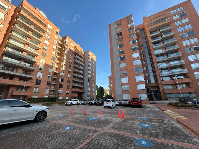 Apartamento en Arriendo en Colina Campestre, Bogotá - Miniatura 2