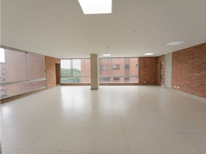 Oficina en  Arriendo en Castropol, Medellín - Imagen 1