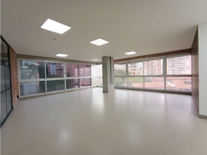Oficina en  Arriendo en Castropol, Medellín - Miniatura 2