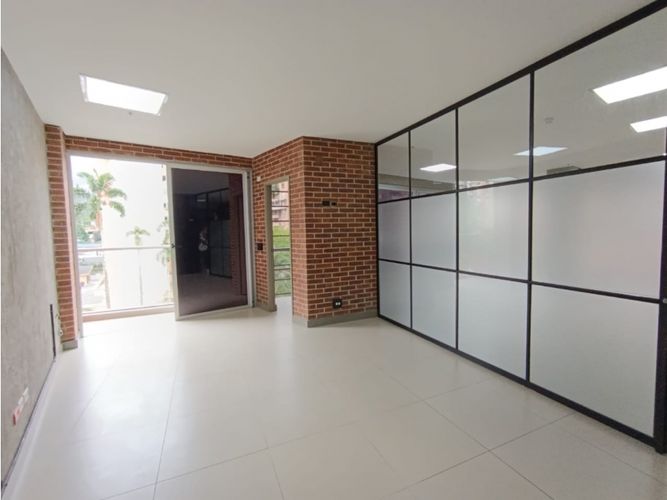 Oficina en  Arriendo en Castropol, Medellín - Miniatura 4