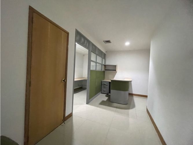 Oficina en  Arriendo en Milla de Oro, Medellín - Miniatura 7