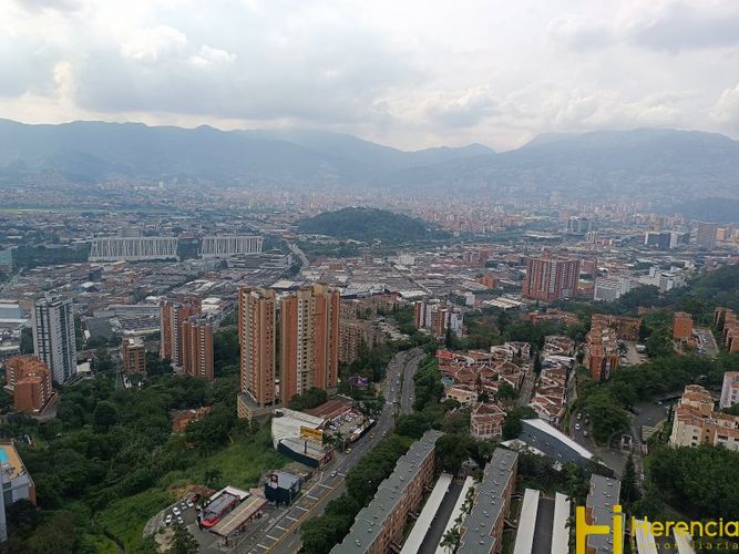 Apartamento en  Arriendo en El Poblado, Medellín - Imagen 1