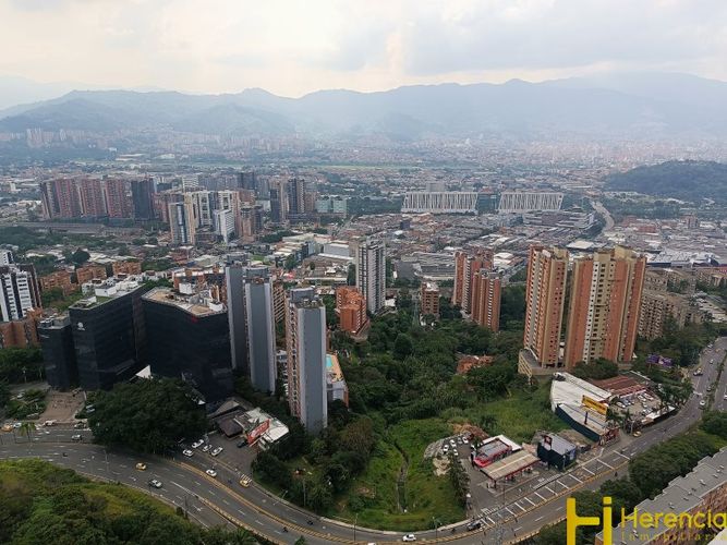 Apartamento en  Arriendo en El Poblado, Medellín - Miniatura 2