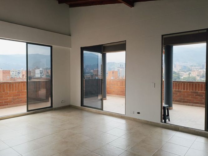 Apartamento en Arriendo en Laureles, Medellín - Imagen 1