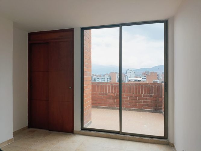 Apartamento en Arriendo en Laureles, Medellín - Miniatura 3