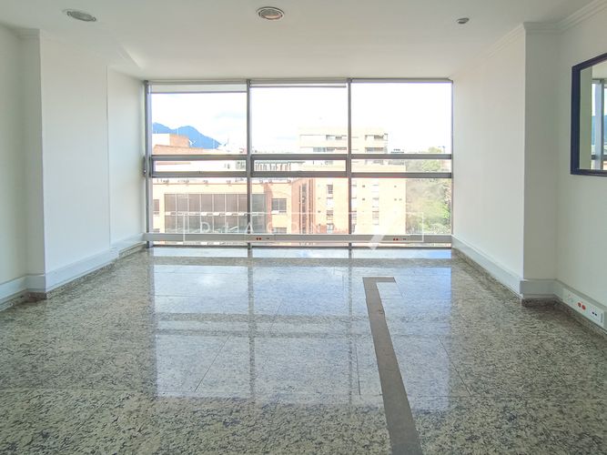 Oficina en arriendo en Chico norte, Bogotá - Miniatura 3