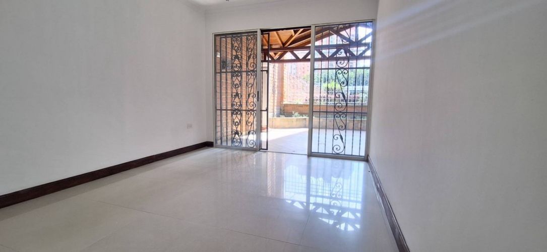 Casa en Venta en Loma de los bernal, Medellín - Miniatura 4