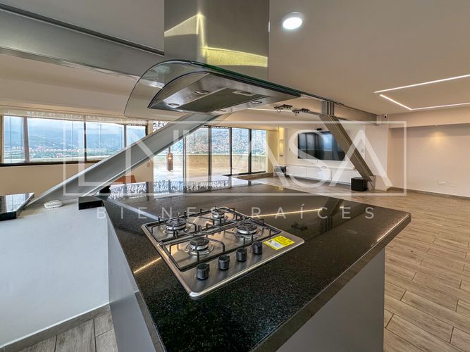 Apartamento en Venta en Los cambulos, Cali - Imagen 1