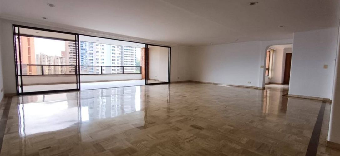 Apartamento en Arriendo en El Poblado, Medellín - Miniatura 2