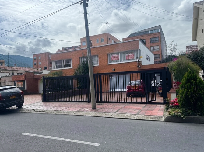 Casa en Arriendo en Chicó Navarra, Bogotá - Imagen 1