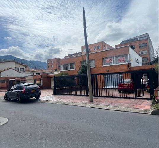 Casa en Arriendo en Chicó Navarra, Bogotá - Miniatura 2