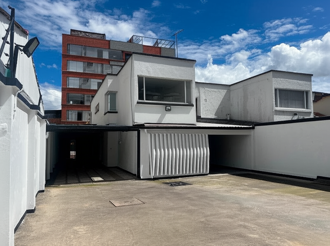 Casa en Arriendo en Chicó Navarra, Bogotá - Miniatura 4