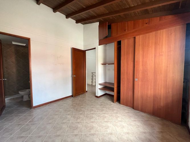 Casa en Arriendo en Envigado - Miniatura 9