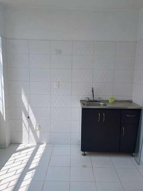 Local en  Arriendo en Castilla, Bogotá - Miniatura 4