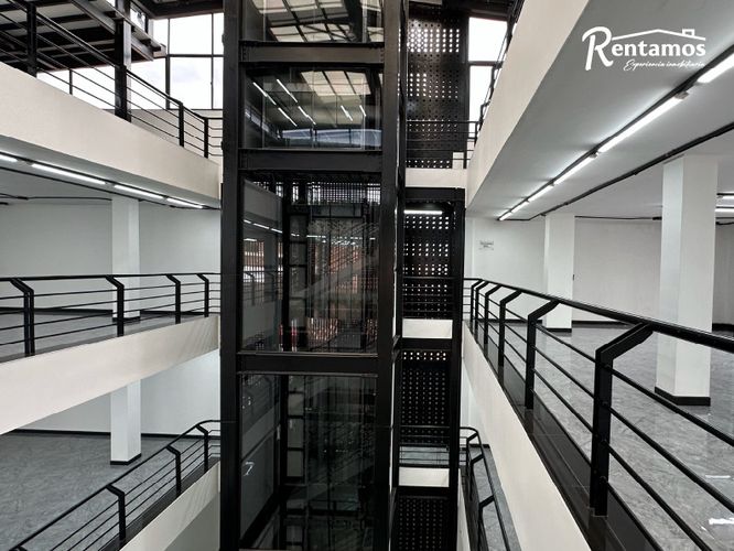 Edificio en Arriendo en Laureles, Medellín - Miniatura 12