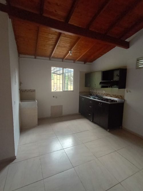Casa en Arriendo en Envigado - Miniatura 2