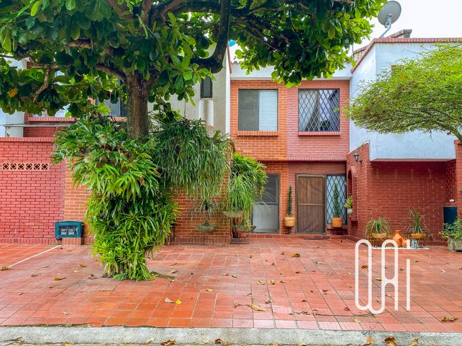 Casa en Arriendo en Ciudad jardin, Cali - Imagen 1