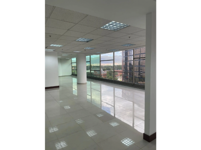 Oficina en Arriendo en Ciudad salitre, Bogotá - Miniatura 2