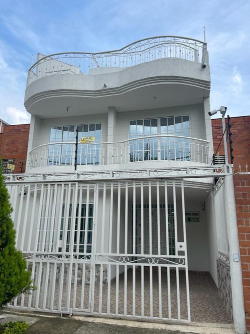Casa en  Venta en Ciudad 2000, Cali - Miniatura 2