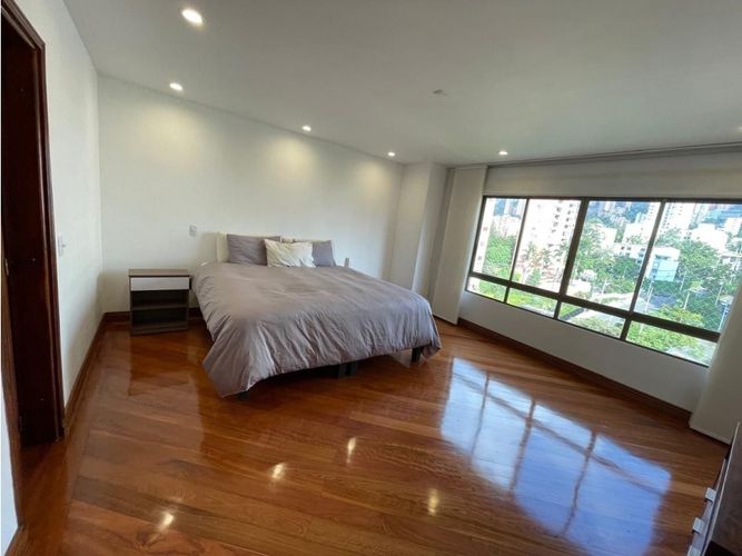 Apartamento en Arriendo en Milla de Oro, Medellín - Miniatura 2