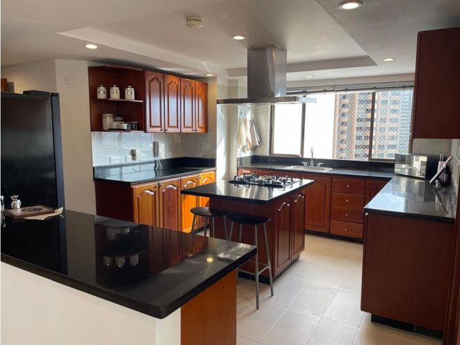 Apartamento en Arriendo en Milla de Oro, Medellín - Miniatura 3