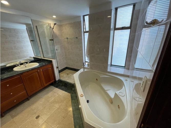 Apartamento en Arriendo en Milla de Oro, Medellín - Miniatura 13