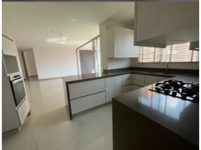 Apartamento en Venta en El Poblado, Medellín - Miniatura 6