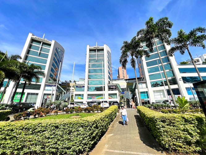 Local en Venta en El Poblado, Medellín - Miniatura 3