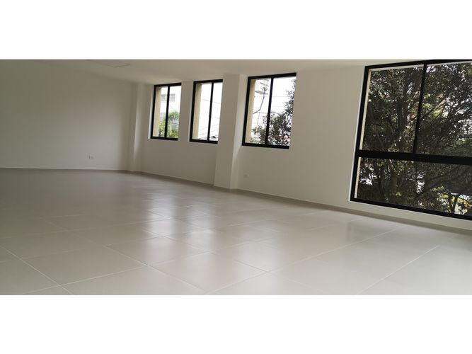 Local en Arriendo en Bucaramanga - Miniatura 2
