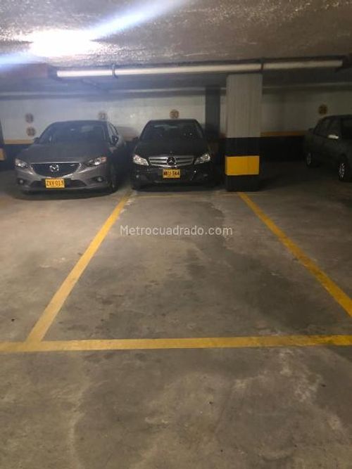 Oficina en Arriendo en Santa Barbara, Bogotá - Miniatura 3