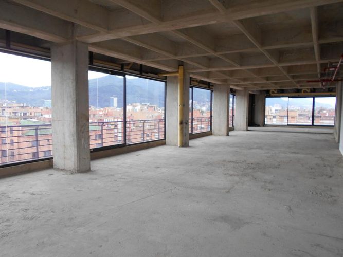 Edificio en Arriendo en Santa Barbara, Bogotá - Miniatura 8