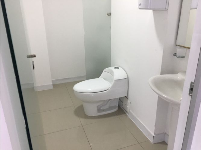 Edificio en arriendo en Palogrande, Manizales - Miniatura 20