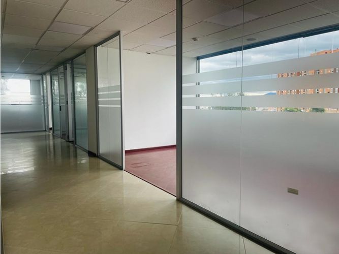 Oficina en Arriendo en Usaquen, Bogotá - Miniatura 11