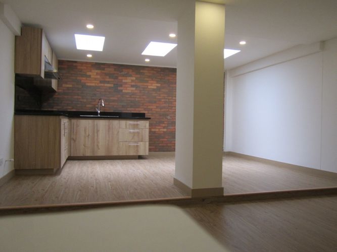 Apartaestudio en venta en Chico norte, Bogotá - Miniatura 2