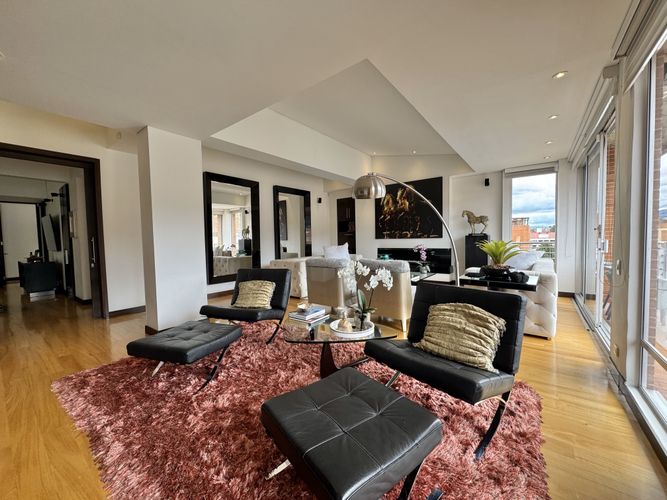 Apartamento en Venta en Santa Barbara, Bogotá - Miniatura 2