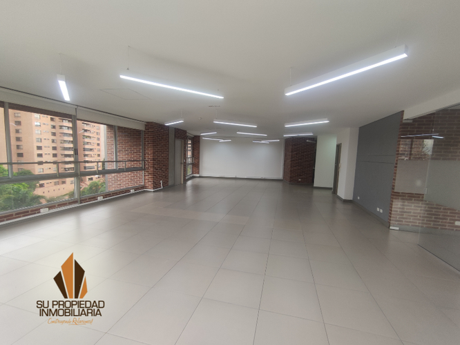 Oficina en Arriendo en Castropol, Medellín - Imagen 1