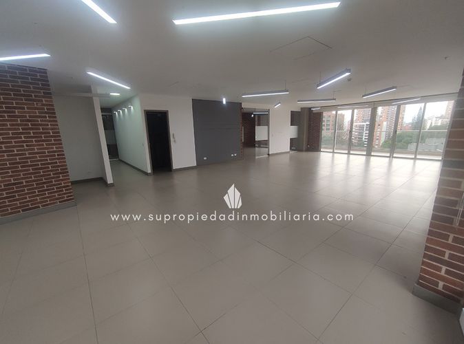 Oficina en Arriendo en Castropol, Medellín - Miniatura 3