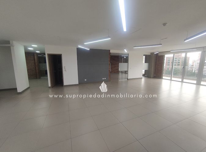 Oficina en Arriendo en Castropol, Medellín - Miniatura 5