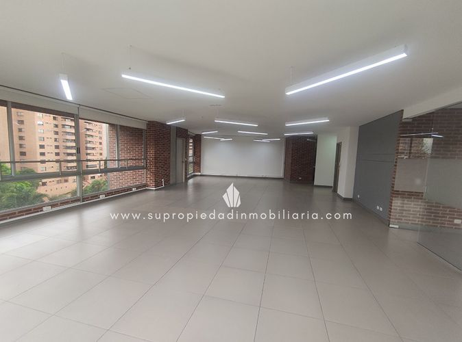 Oficina en Arriendo en Castropol, Medellín - Miniatura 7